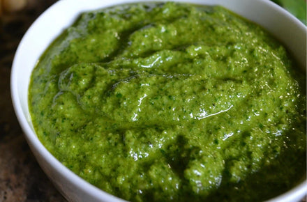 Tutu’s Hawaiian Macadamia Nut Pesto